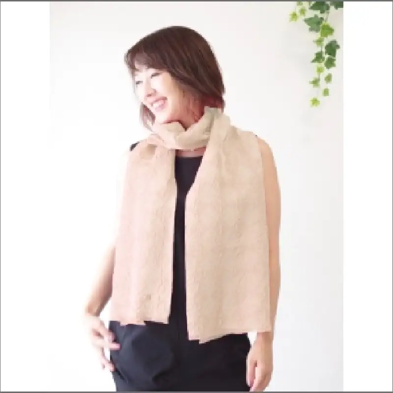 フィルタンゴ ストール【洗える丹後ちりめんのシルク】バラ格子柄　ベージュ 　ギフトにもおすすめ。