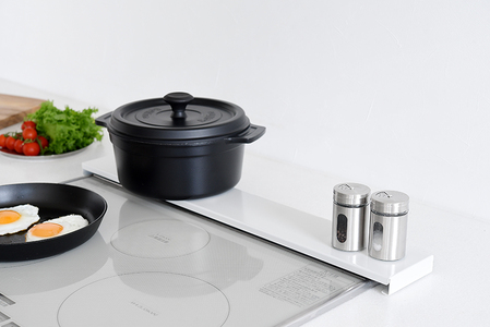 排気口カバー&ラック ロータイプ60cm用　ホワイト《幅65 ×奥行10 ×高さ2.8 （cm）》