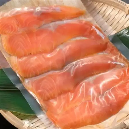 【浄土ヶ浜パークホテル】久ちゃんの手造りスモークサーモンと8種豪華海鮮丼セット_魚介・海産物  鮮魚   魚介・海産物   _【配送不可地域：離島】【1554320】