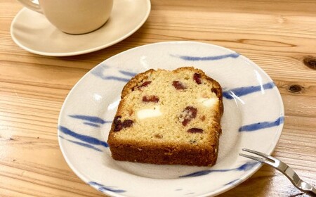 しっとり食感のパウンドケーキ 【クランベリーとホワイトチョコ】 1本 ／ ベリー チョコ ケーキ 洋菓子 お菓子 菓子 スイーツ デザート 長崎県 長崎市