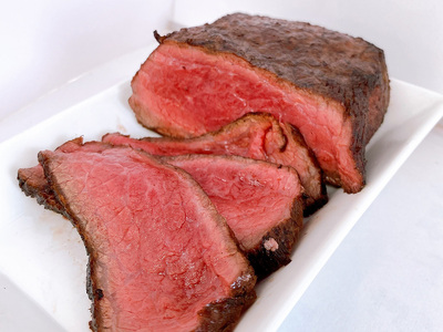 四国カルスト高原で育ったゆすはら牛 ローストビーフ用 1.5kg　牛肉 和牛 黒毛 モモ肉 もも肉 オレイン酸 高知県産