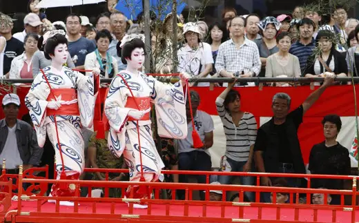 【額装写真】【長崎くんち 龍船本踊り】画寸A3サイズ [M07-6035] ／ 長崎くんち おくんち 龍船本踊り お祭り 思い出 写真 文化 歴史 お祭り インテリア 長崎県 長崎市