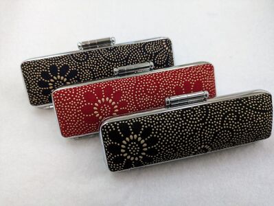 甲州印伝ケース付き　手彫り職人が彫ったオランダ水牛印鑑13.5mm[5839-2106]