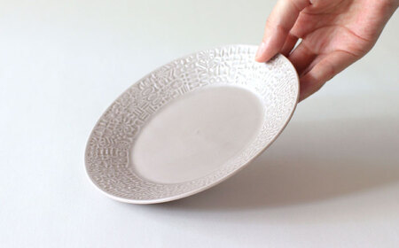【波佐見焼】PATTERNED PLATE ペア 2色セット ecru ＋ greige 【BIRDS’ WORDS】[CF067]