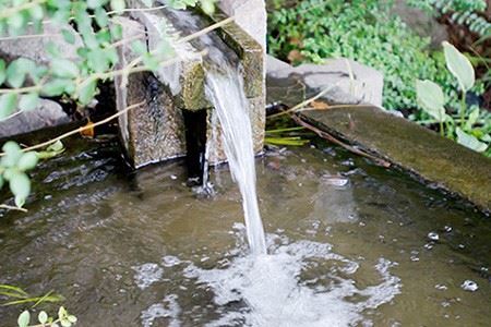 　秩父の天然水「秩父山水」2L×12本【1年保存可 水 天然水 備蓄水 おいしい水 ミネラルウォーター 】