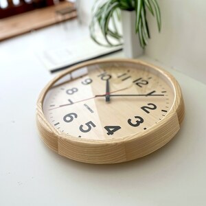 KATOMOKU　ホワイトアッシュの木枠&シナ文字盤電波時計(ナチュラル)　km-107NARC