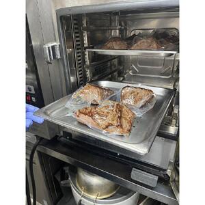 鳥取和牛のオーブン焼き（300g）特製燻製ソース付＆鳥取和牛たっぷり手ごねホテルハンバーグ茸ソース（150g×５袋）