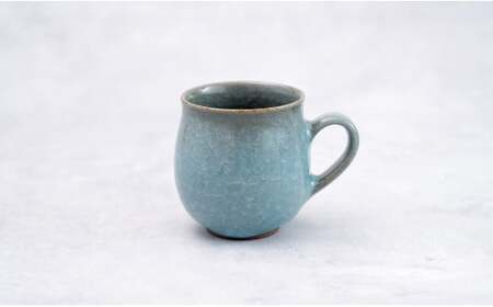 有田焼 貫入月白丸マグカップ 2色セット【梶原大敬 茂正工房】器 うつわ 食器 マグカップ マグ カップ コップ コーヒーマグ 2個 セット ペア 青磁 貫入 月白 青 作家 手づくり 手仕事 ろくろ シンプル 電子レンジ対応 A50-264