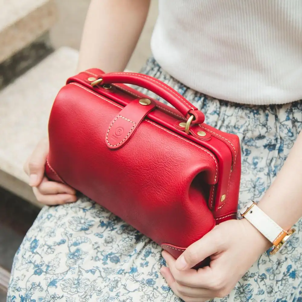 ＜カラー選択可能＞口枠ショルダーバッグ【福岡市内製造】 キャメル