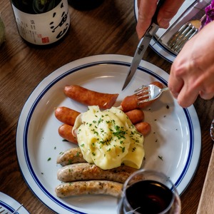【贅沢な食卓セット】白カビドライソーセージ＆シャルキュトリー＆スイーツ 計9品セット 豚肉 豚レバー ベーコン おつまみ 盛り合わせ お取り寄せ ギフト デザート 北海道 せたな町 ふるさと納税