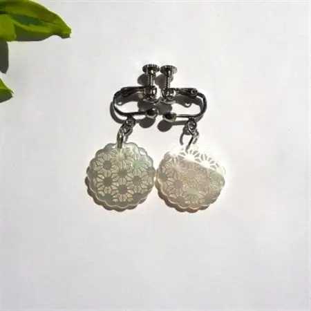 白蝶貝のレース彫刻「麻」イヤリング_装飾品・工芸品 ピアス・イヤリング アクセサリー _【1237884】