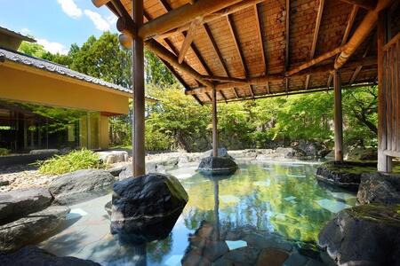 【茶寮宗園 】1泊2食付 ペア宿泊券《【本館】和室ベッド15畳》