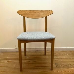 １００年使える椅子　aチェア　ナラ　グレー