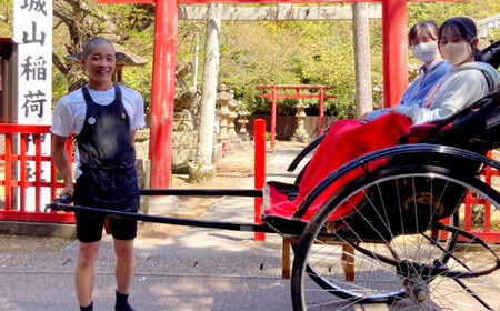 旅行 江戸時代にタイムスリップ！【人力車で巡る塩見縄手・城山稲荷コース】（45分・2名乗/1台）島根県松江市/水の都を走る人力車「まつ笑」[ALGR002] 旅行 旅行