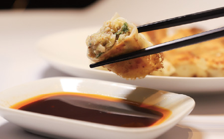 鹿児島ラーメン王 2017･2019王者 TAKETORAの黒豚餃子 18個入×6P TAKETORA IB104-003 餃子 餃子