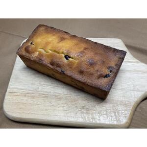 バターをたっぷり使用したパウンドケーキ　クランベリー&ホワイトチョコ　1本