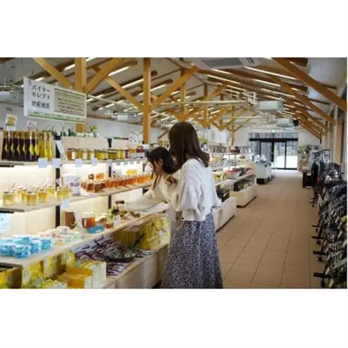静岡県伊東市【奏の森リゾート】奏の森Resortsのカナデノマルシェでも使える商品券9,000円分_旅行券・チケット   _【1571055】