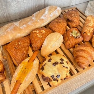 パン 備蓄 保存パン おまかせ色々小物パン10個セット(冷凍) 冷凍パン フランス産 バター デニッシュ クロワッサン [3d28bae530000]