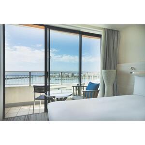 【ふるさと納税】【ヒルトン沖縄北谷リゾート】オーシャンビュールーム1泊朝食付きペア宿泊券 | 沖縄 旅行 ホテル チケット 人気 送料無料