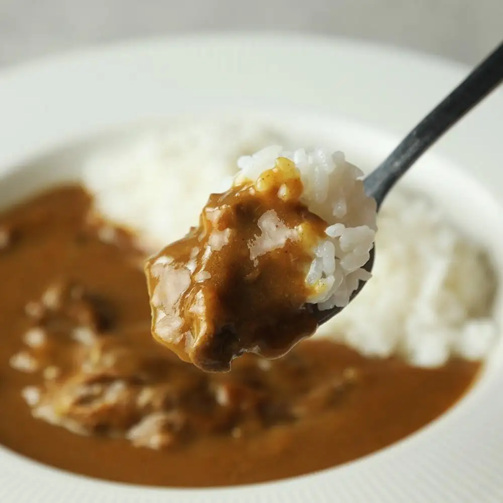 トロトロ牛すじカレー・贅沢和牛ビーフシチュー