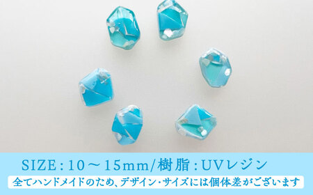 【金具のカラーが選べる】 海洋プラスチックから生まれた ピアス ＆ ネックレス sobolon いびつちゃん 水色MIX[TFC029]