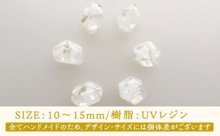 【金具のカラーが選べる】 海洋プラスチックから生まれた ピアス ＆ ネックレス sobolon いびつちゃん 白MIX[TFC031]