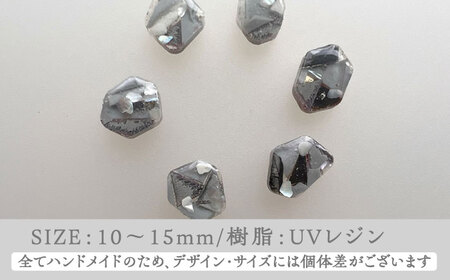 【金具のカラーが選べる】 海洋プラスチックから生まれた ピアス ＆ ネックレス sobolon いびつちゃん グレーMIX[TFC032]