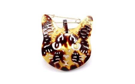 【べっ甲】すまし猫ブローチ ／ アクセサリー ブローチ べっ甲 鼈甲 猫 ネコ ねこ 長崎市