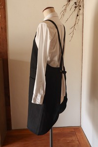 すりっとエプロン Fu-ra 【カラー：ブラック 】エプロン 手作り ハンドメイド 30-074