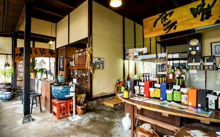 002-1282x1 牟禮鶴酒造 オススメ 飲み比べセット 壱越 黄鐘 聞 各300ml×3本 計900ml 25度 ギフト アルコール お酒 酒 さけ 家飲み 宅飲み 焼酎 本格 むぎ焼酎 麦焼酎 牟禮鶴 むれづる 飲み比べ 呑み比べ ミニボトル 特製BOX 詰め合わせ 大分県 豊後大野市