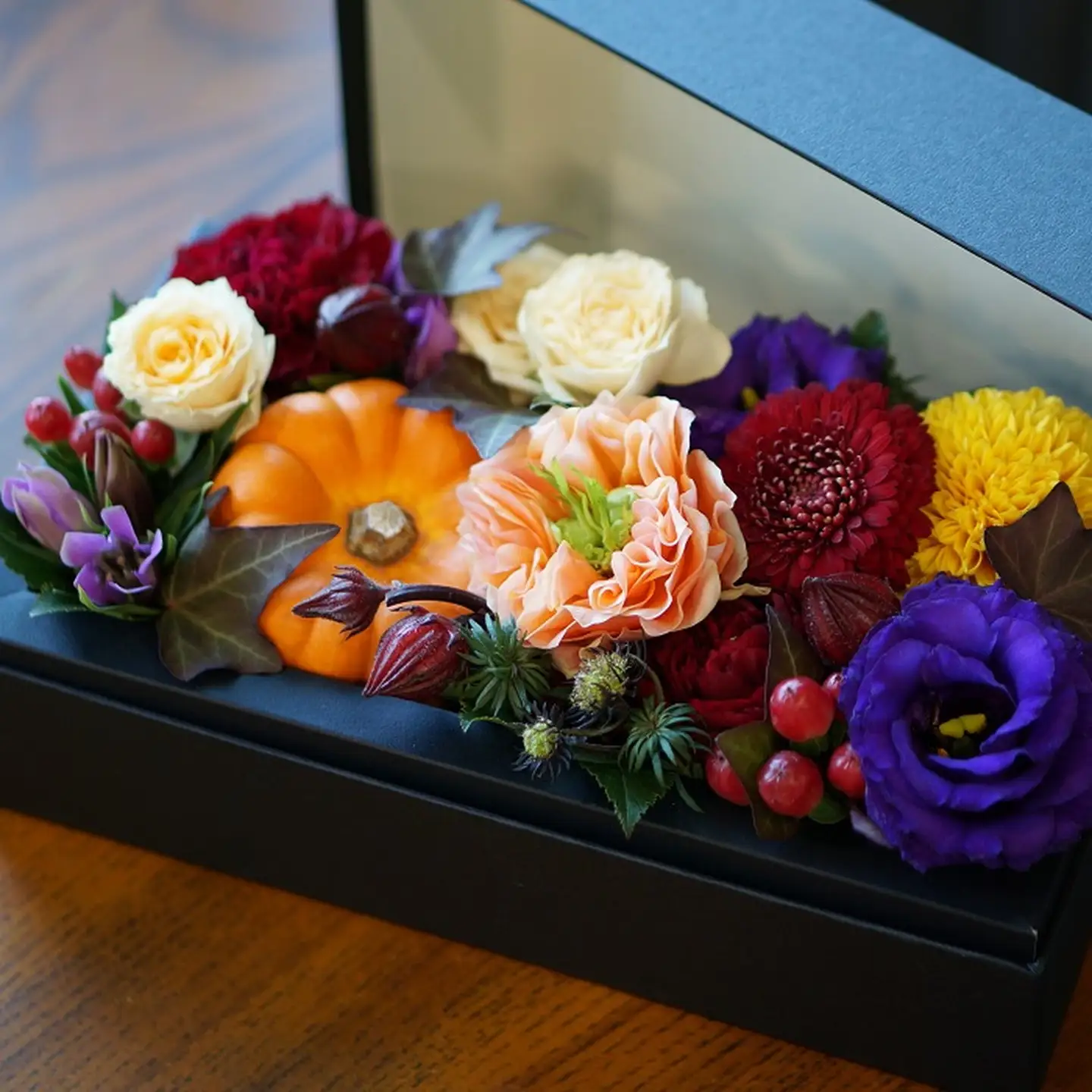季節の生花のフラワーボックス：B160-019