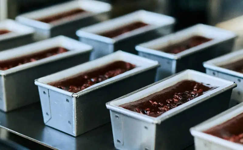 【ふるさと納税】MAISON CACAO メゾンカカオ 濃厚生ガトーショコラ 300g 驚きの口どけ 冷凍配送 神奈川県茅ヶ崎市