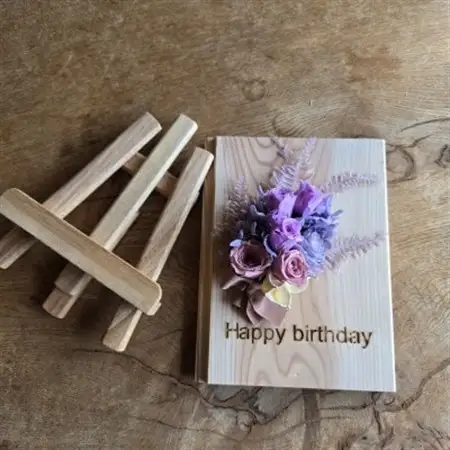 【誕生日ギフト】記憶に残る記念プリザーブドフラワー　木に想いを刻み花で彩る特別な人気の贈り物　_花・観葉植物 造花・プリザーブドフラワー 花 _【1557974】