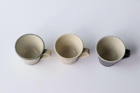 ＜受注生産品＞緑釉唐草白抜線彫 ( マグカップ小 × 1個 )｜沖縄　やちむん　育陶園　人気　伝統