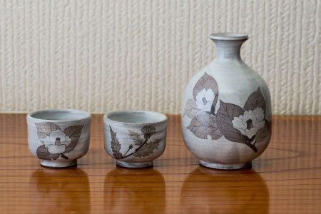和紙染草花文ぐい呑 (H025107)