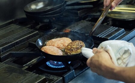 ご自宅用 ふわふわ ハンバーグステーキ 4個 (ドミグラスソース2個、和風ソース2個)