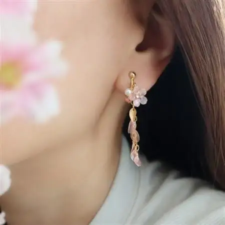 さくら舞うイヤリング_装飾品・工芸品 ピアス・イヤリング アクセサリー _【1602871】
