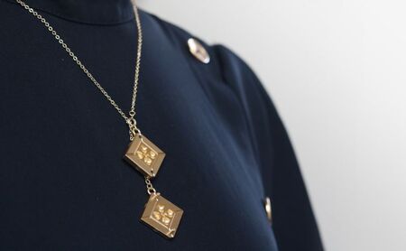 ネックレス モダン×北斎×金型の3wayネックレス【KASANE】 アクセサリー 北斎模様 モダン 装身具 江戸文化 裏勝り アルミ アルマイト 耐久性 耐食性 耐摩耗性 普段使い 墨田区 東京都 菱×ゴールド