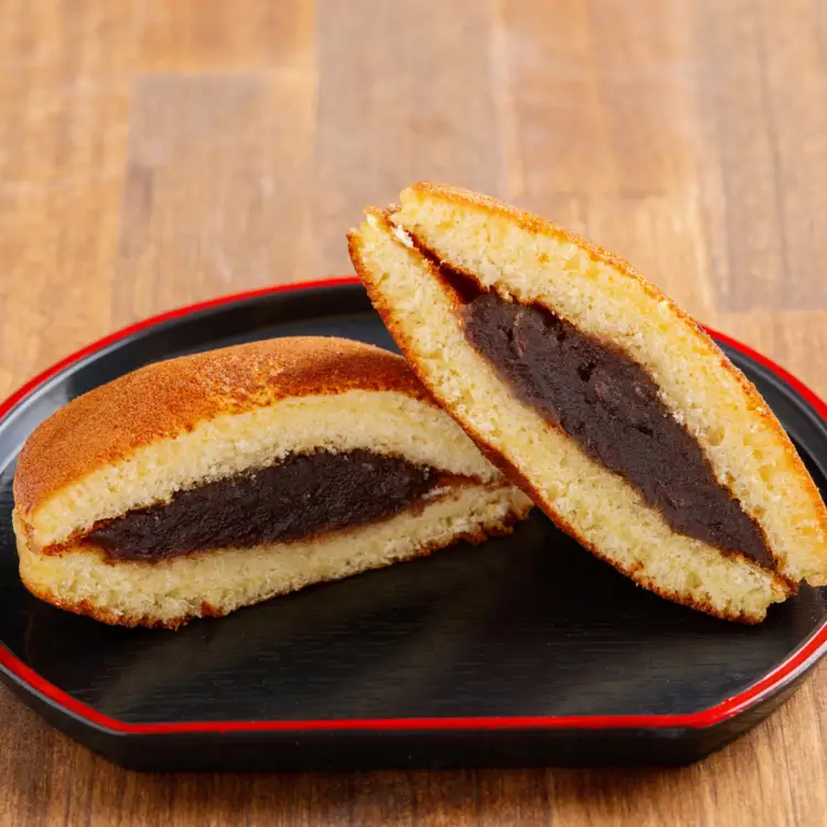 13種のスイーツ定期便【全12回】（チーズスフレ・どら焼き・アップルパイ・バスク風チーズ チョコレートケーキ・最中・ブランデーケーキ・白いプリン・スフレロール・プリン大福・氷花のまち・羊羹・レアチーズ） SRMJ111