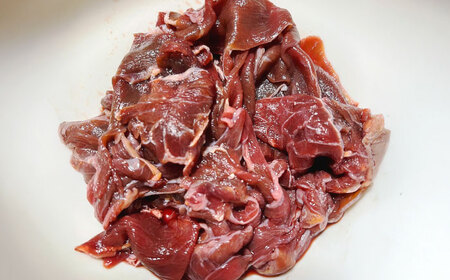 【全3回定期便】国内加工 ペット用 馬肉 切り落とし 1kg  ペットフード 馬肉 [AYCT005]