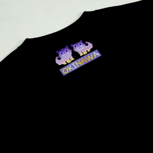 沖縄市 マンホールTシャツ エイ坊 （黒 / Lサイズ） Tシャツ 半袖 キャラクター メンズ レディース 沖縄市 黒色 沖縄市/株式会社TAK JAPAN [BCDK002-03]