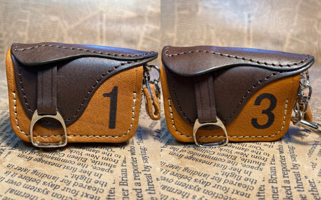 鞍型ミニラウンドファスナーコインケース [BIAU004] 競馬 競馬