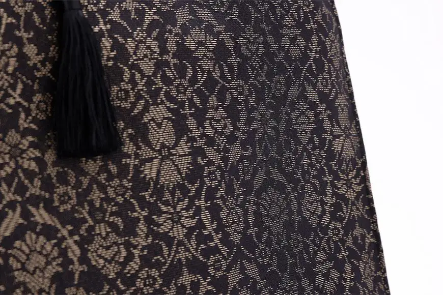 【伊と幸】《白生地の老舗が贈る》絹のフォーマルサブバッグ（墨黒）