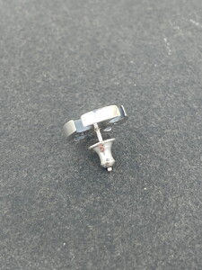 small iron cross pierce スモール アイアン クロス ピアス ｜ シルバー アクセサリー 十字架 モチーフ 925 ハンドメイド ジュエリー アクセ ファッション 人気 シンプル ギフト プレゼント 年末年始 お中元 お歳暮 内祝い 快気祝い