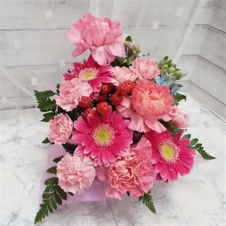 お任せ アレンジメント 生花 お祝い ピンク系【配送不可地域：離島】【1343522】