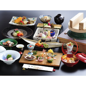 【あたみ石亭】平休日1泊2食付ペア宿泊券《露天風呂付和室》