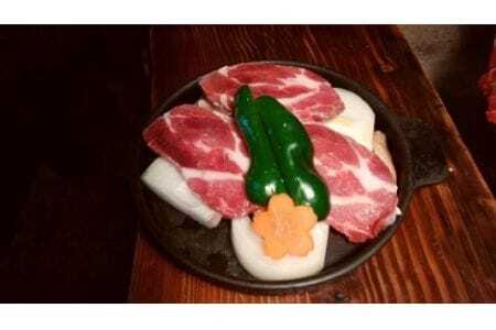 しし鍋 山賊焼 お食事券 猪肉 しし肉 味噌鍋 ジビエ料理 外食券 食事券 チケット ギフト 鉄板焼 茨城名物 郷土料理 猪鍋 食体験 炭火 囲炉裏 予約制 店舗利用 茨城県 石岡市 (C03-001)