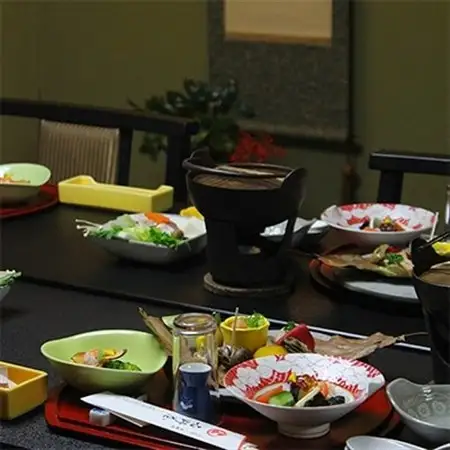 【安城芸妓おもてなし会席】お料理、お飲み物付き 安城芸妓1名 2時間のおもてなしペアチケット【1102490】