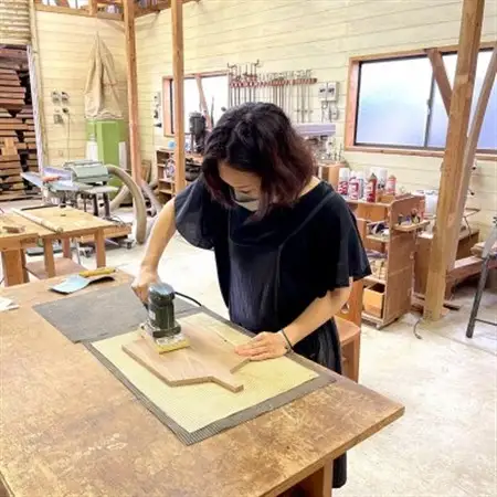 好きな樹種で作るオリジナルのカッティングボードワークショップ(1名様)【配送不可地域：離島・沖縄県】【1608522】
