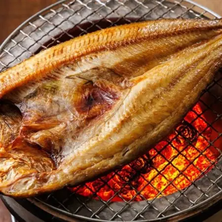 【毎月定期便】連続12回 北海道産ほっけ一夜干し400～449g×2枚 釧路町の匠が贈る干物全12回_釧路町の匠が贈る 北の至宝 ホッケ 干物 焼魚 焼き魚 白身魚 セット ひもの 魚干物 一人暮らし セット おかず 冷凍 魚介類 海鮮 絶品 人気 ヒロセ 北海道 釧路町 釧路超 特産品_【配送不可地域：離島】【4067974】